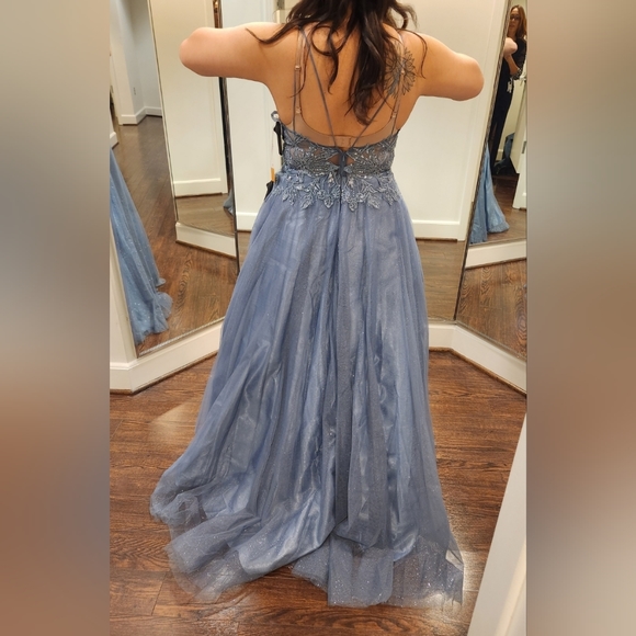 Gorgeous, comfortable, stunning - Picture 2 of 3